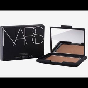 A beauty junkies favorite bronzer